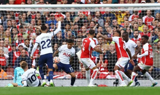 HLV Tottenham phàn nàn về luật cản bóng bằng tay