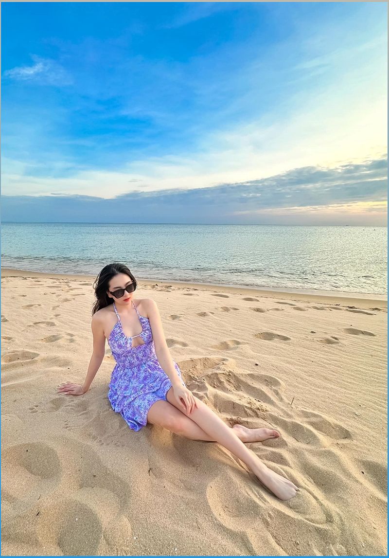 MC Mai Ngọc khoe vóc dáng nóng bỏng trong bikini màu đen - 2023677096