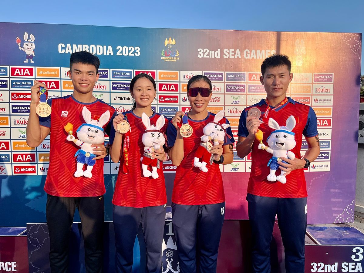 HLV Phạm Thúy Vi dẫn dắt đội tuyển triathlon tham gia giải đấu DNSE Aquaman Vietnam - 1905874290