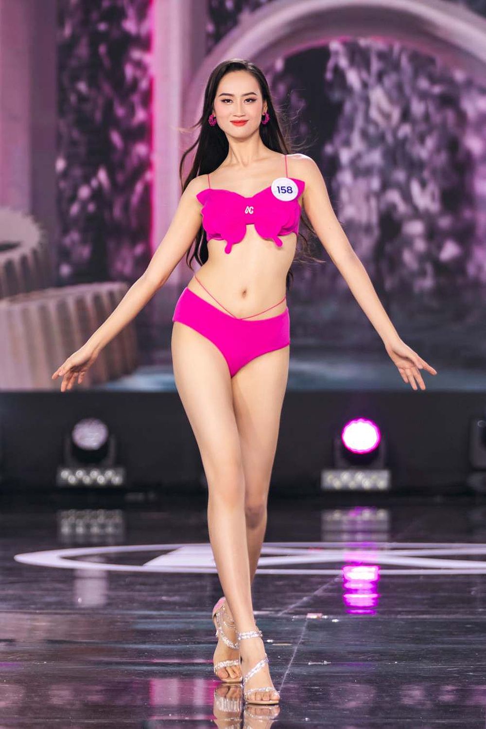 Đêm Chung khảo Miss World Vietnam 2023: Các thí sinh tỏa sáng với áo tắm ấn tượng - -1696491007