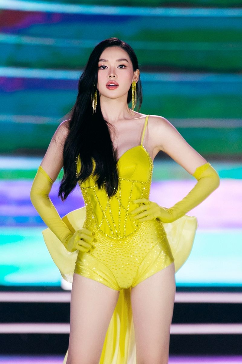 3 người đẹp Miss World Vietnam 2019 tỏa sáng trong màn trình diễn bikini - 1948734059