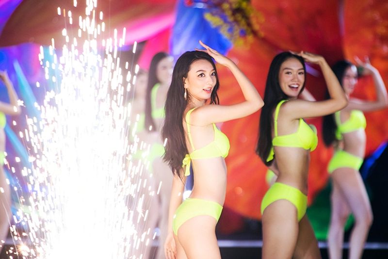 3 người đẹp Miss World Vietnam 2019 tỏa sáng trong màn trình diễn bikini - 1288966184